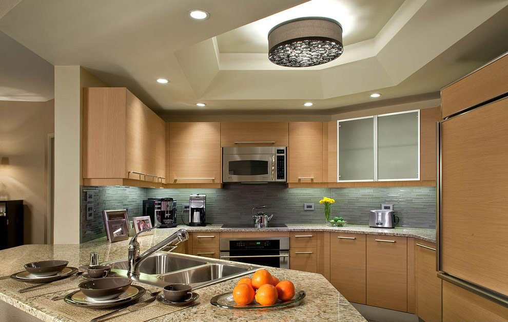 Какой потолок лучше сделать на кухне? Три самых популярных варианта