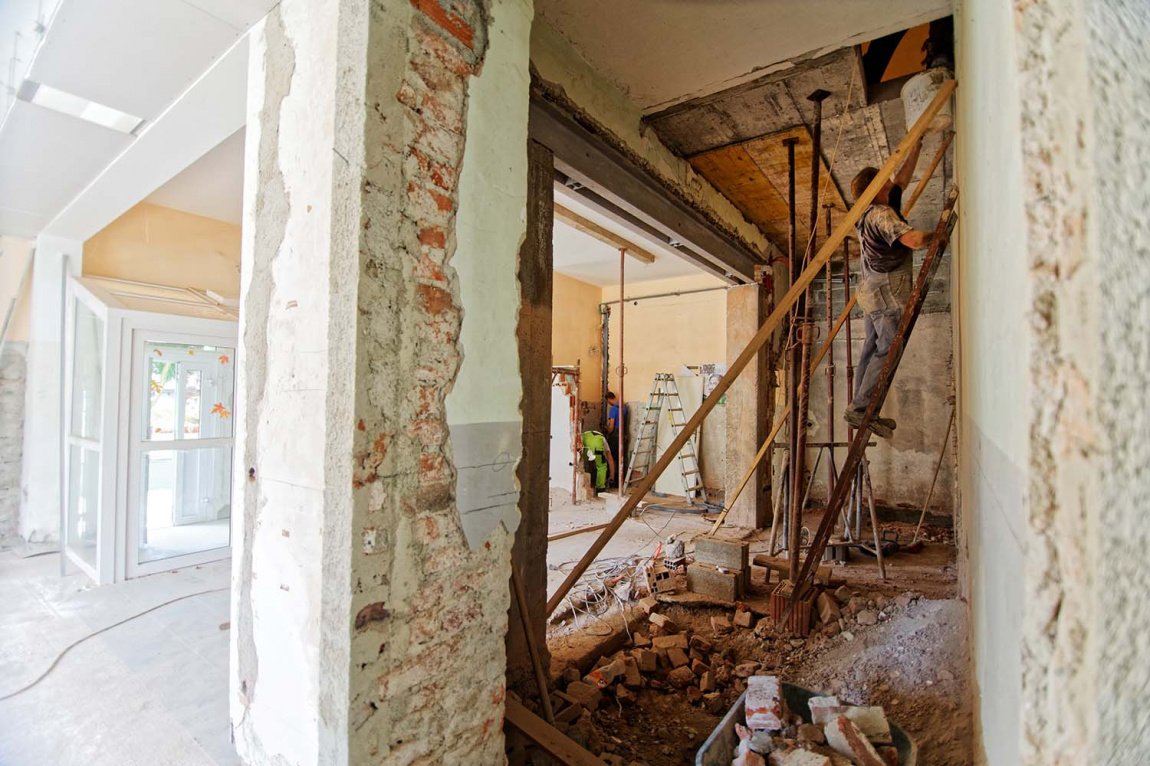 Реконструкция старого дома: как обновить свое жилище