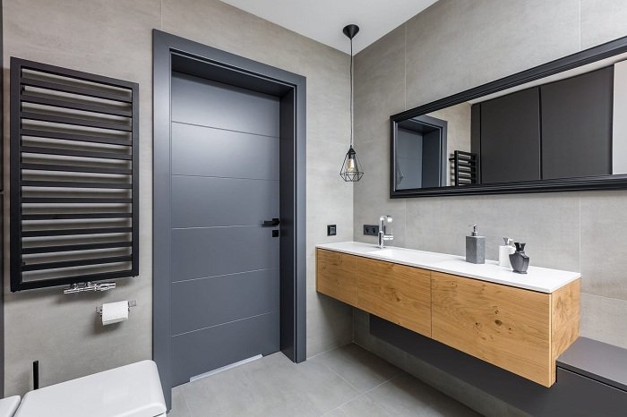 Двери для ванной комнаты: выбираем лучший из всех имеющихся вариантов